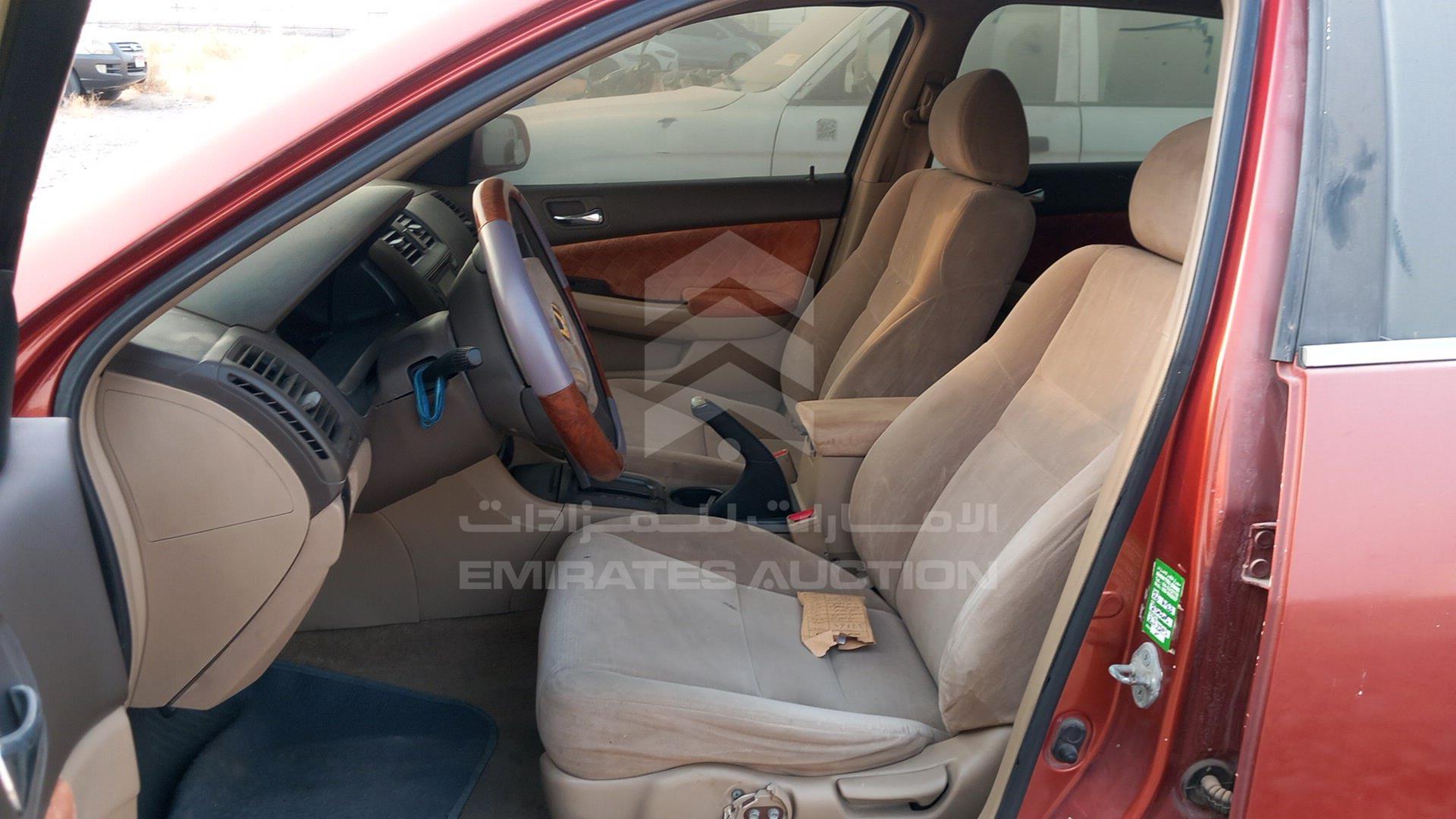 2006 HONDA ACCORD VIN: JHMCM56526C404585