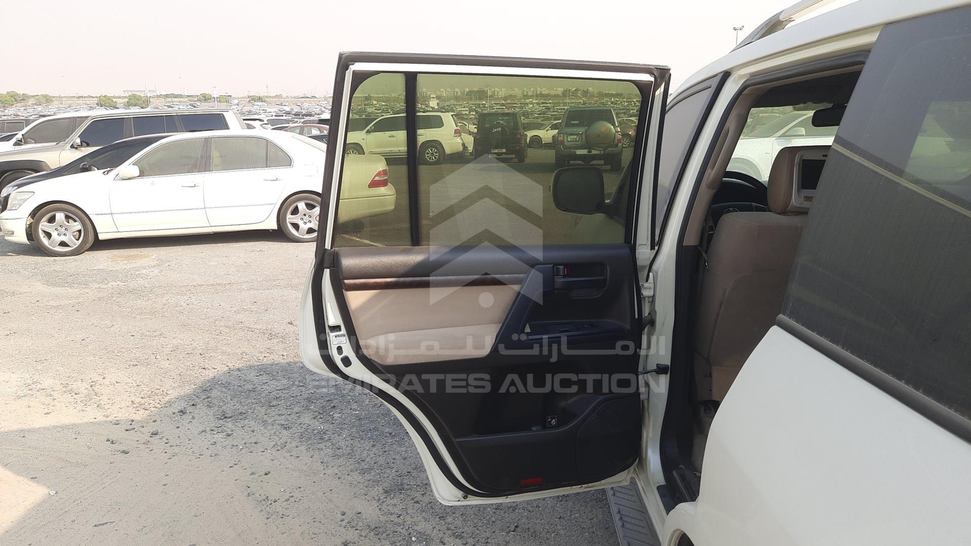 2011 TOYOTA LAND CRUISER VIN: JTMHU09J5B4036555