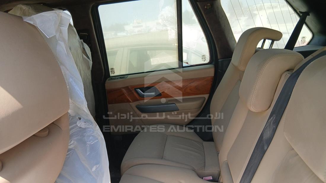 رنج روفر سبورت 2008 — زاوية الراكب الخلفي اليسرى — صورة 18