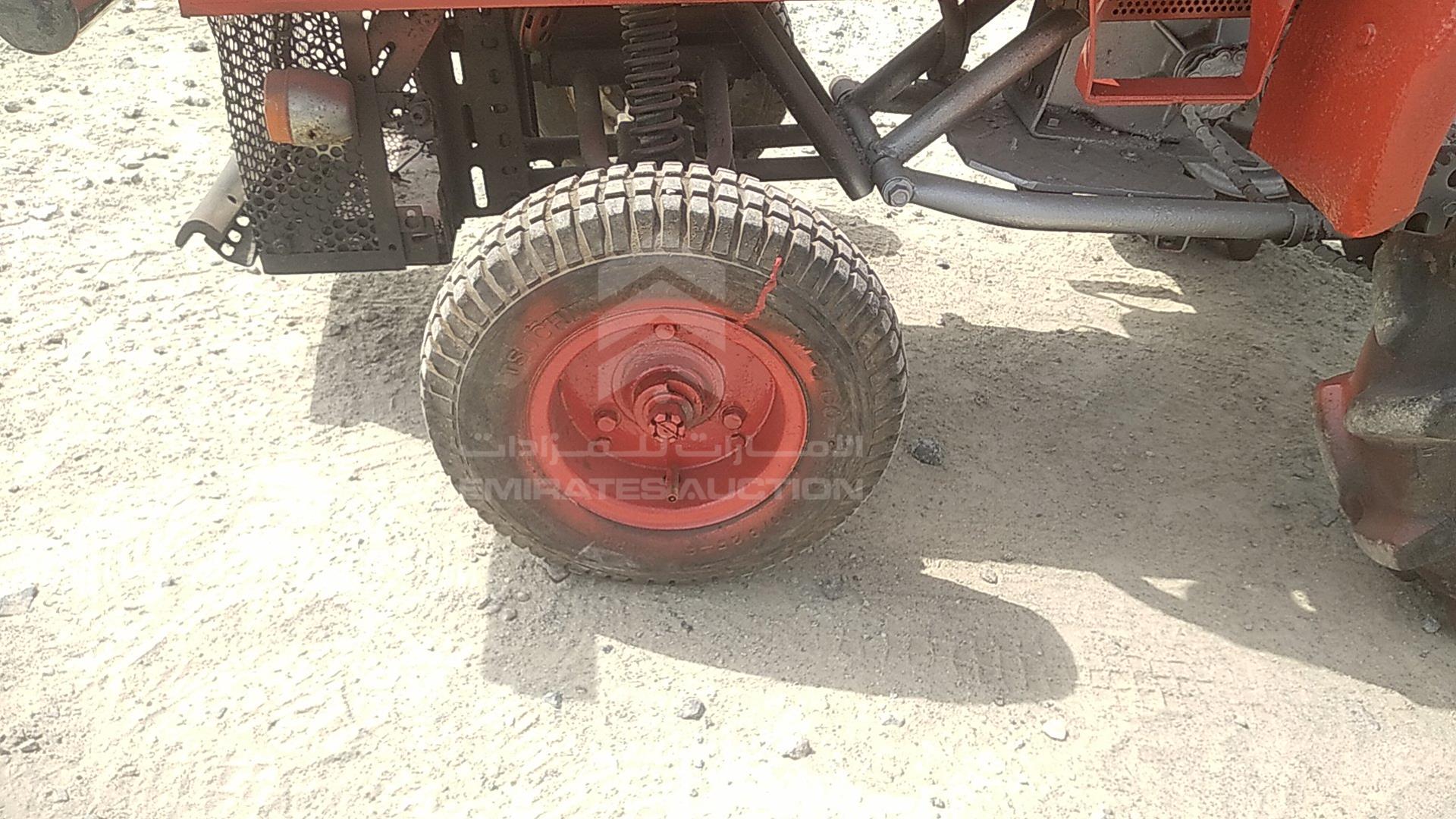 0 TRACTOR --- VIN: 2FMDK4KC4CBA27842