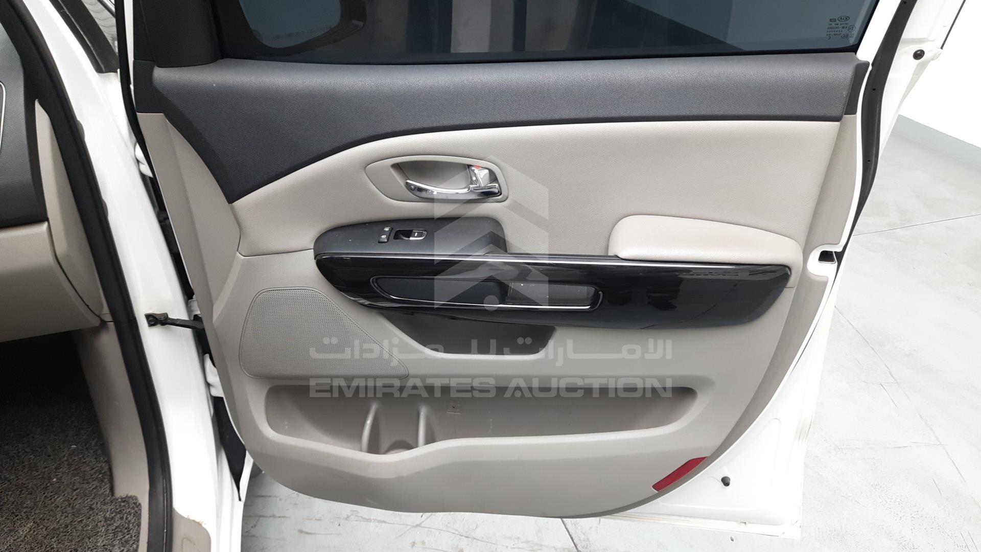 2019 KIA CARNIVAL VIN: KNHMF37ABKS490799