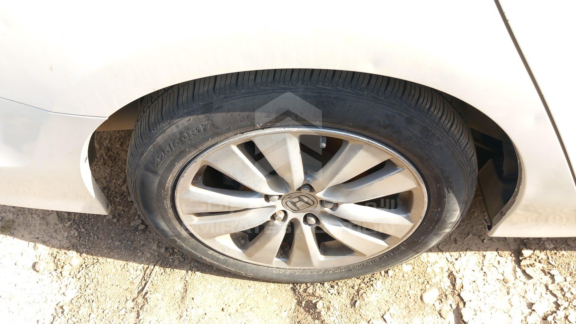 2011 HONDA ACCORD VIN: JHMCP2673BC405164