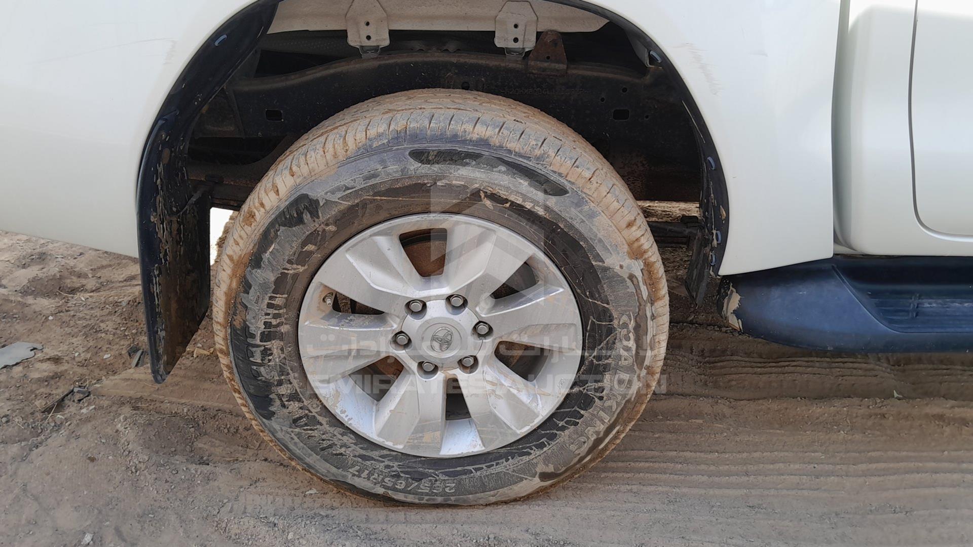 2020 TOYOTA HILUX VIN: MR0HX8CD4L1400235