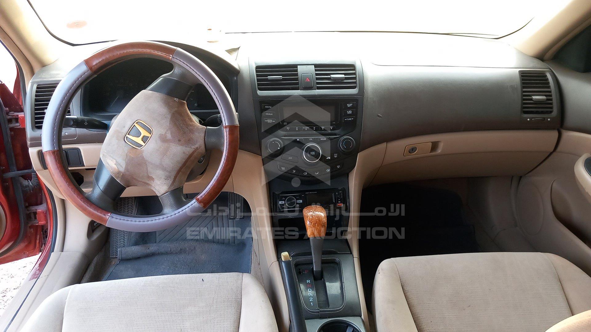 2006 HONDA ACCORD VIN: JHMCM56526C404585