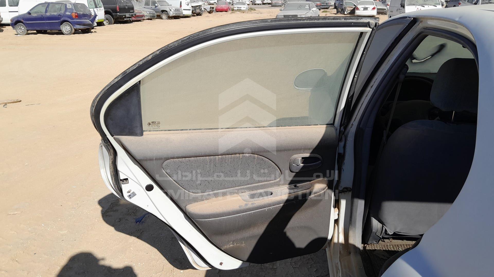 2000 HYUNDAI SONATA VIN: KMHEM41BPYA264462