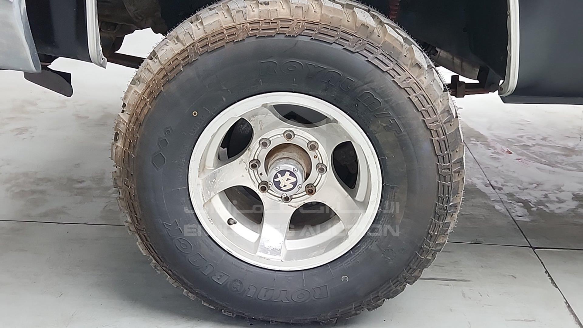 1985 CHEVROLET SILVERADO VIN: 1GCEK14H2FJ180672