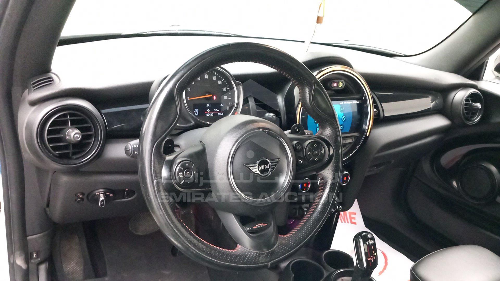 2020 MINI COOPER VIN: WMWWJ5C04L3L32670