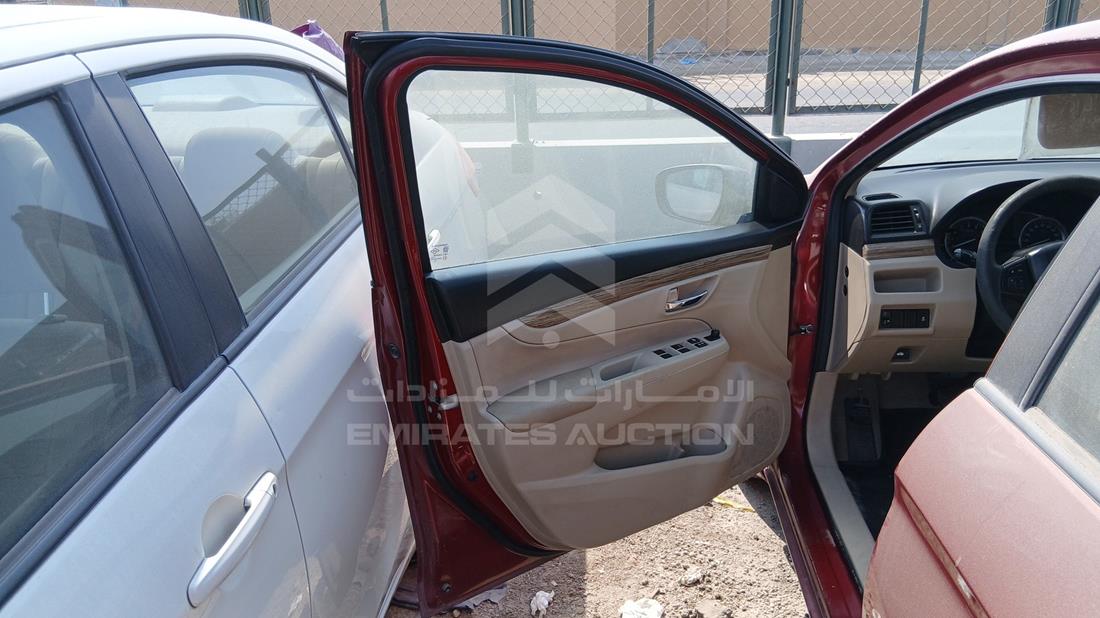 سوزوكي سياز 2023 — الباب الأمامي الأيسر — صورة 11