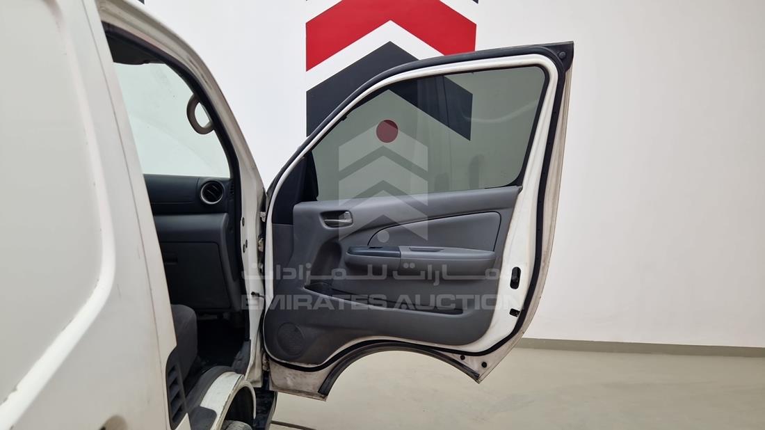 2017 Nissan Urvan — Front Right Door — Photo 18