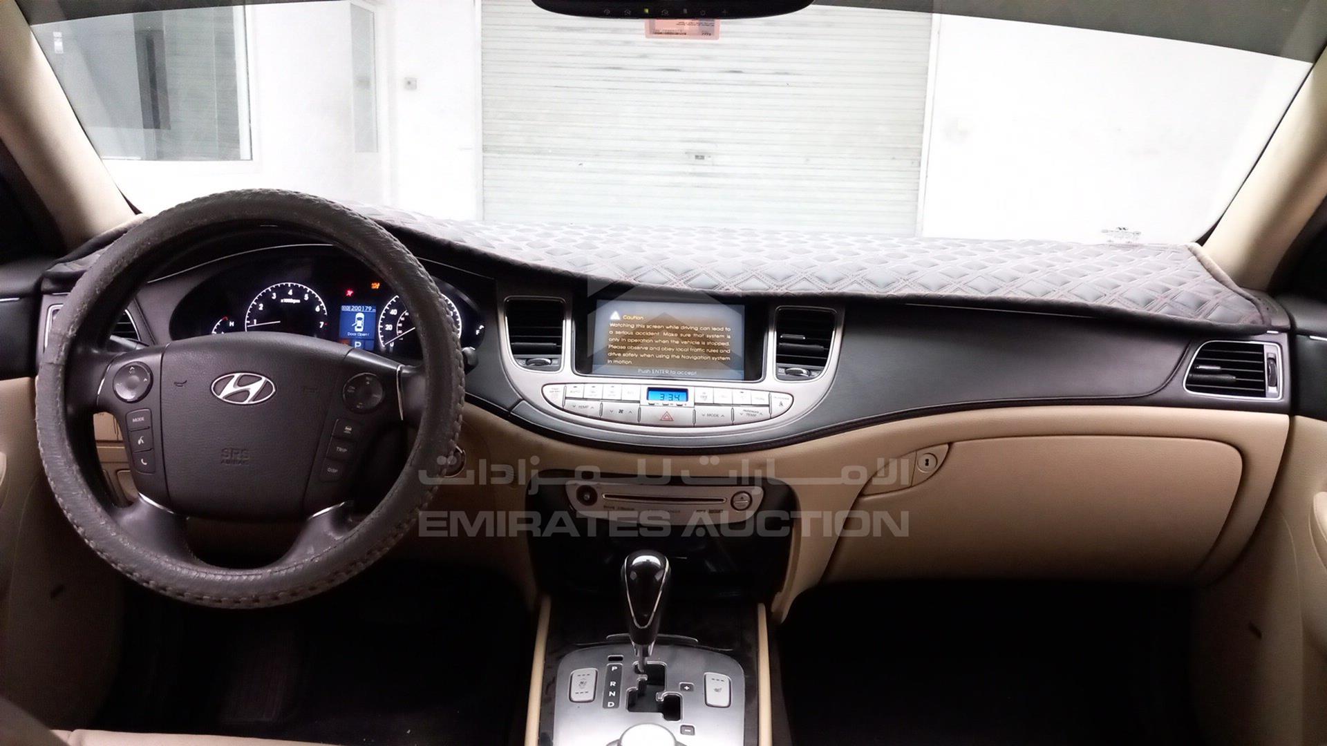 2011 HYUNDAI GENESIS VIN: KMHGC4DF3BU124072