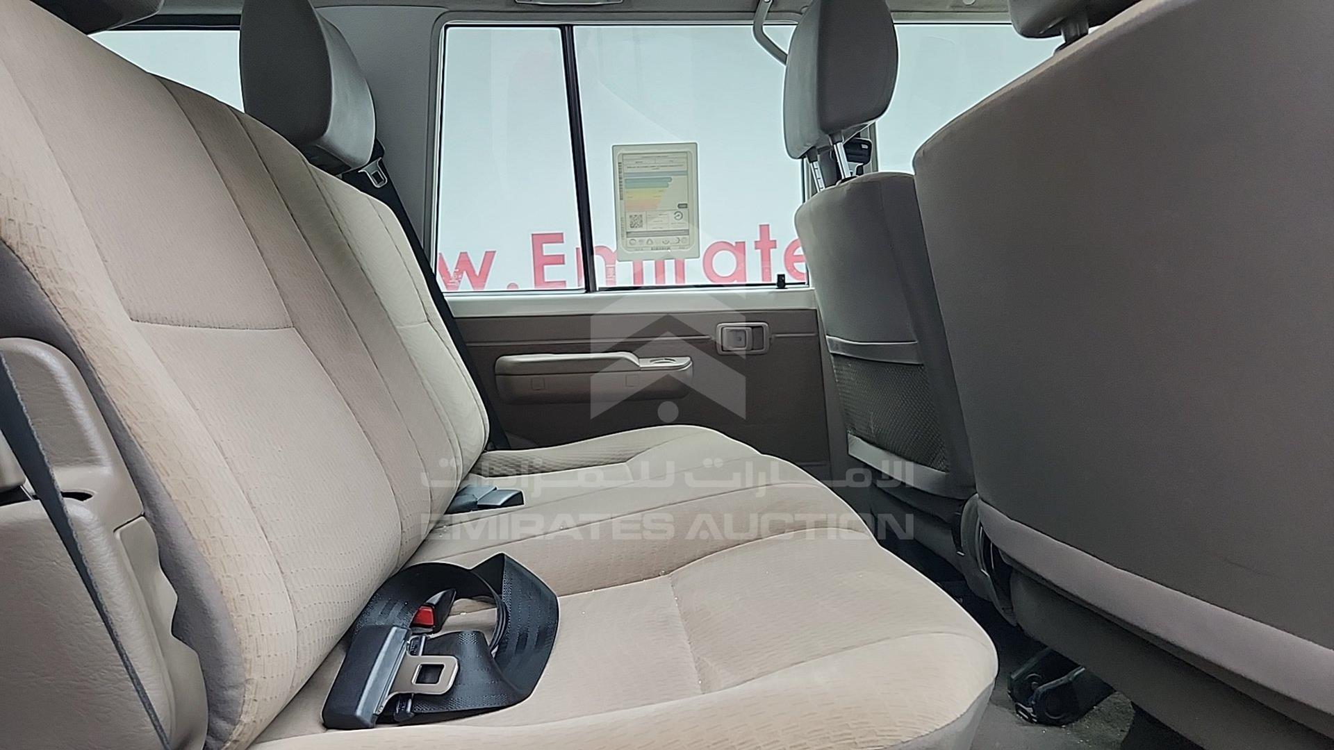 2017 TOYOTA LC 76 VIN: JTEEU73J7H4200784