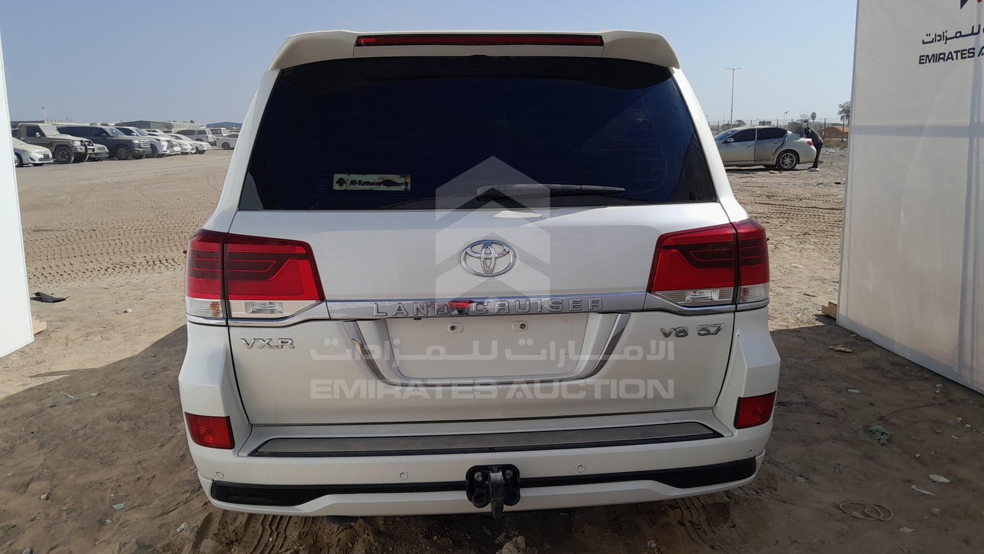 2017 TOYOTA LAND CRUISER VIN: JTMHY05J0H4057056
