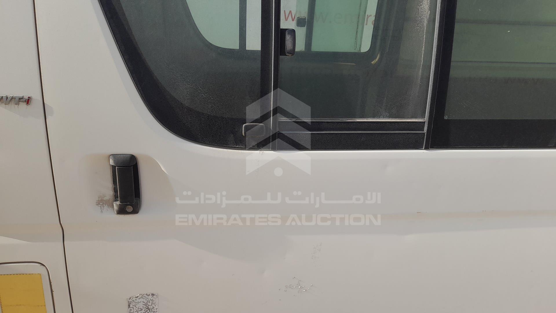 2006 TOYOTA HIACE VIN: JTFHX02P165000438