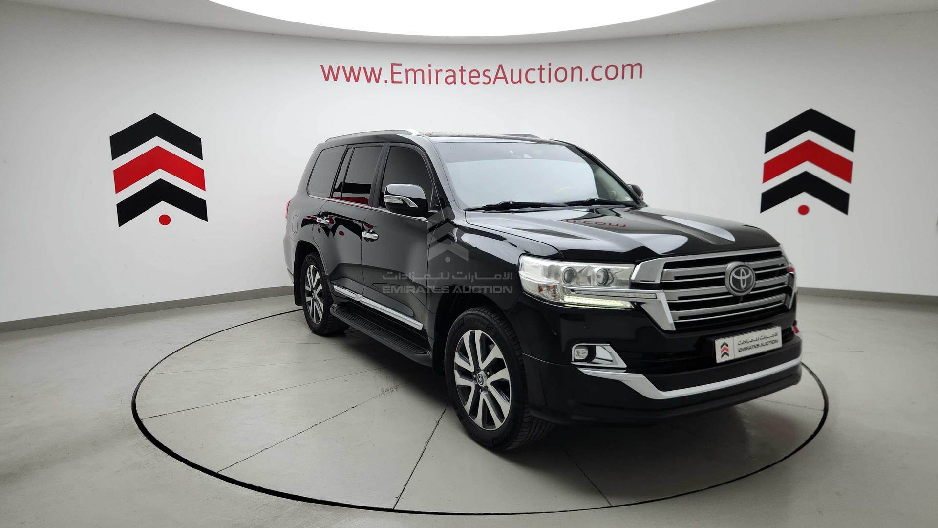 2018 TOYOTA LAND CRUISER VIN: JTMHY05J6J4073218