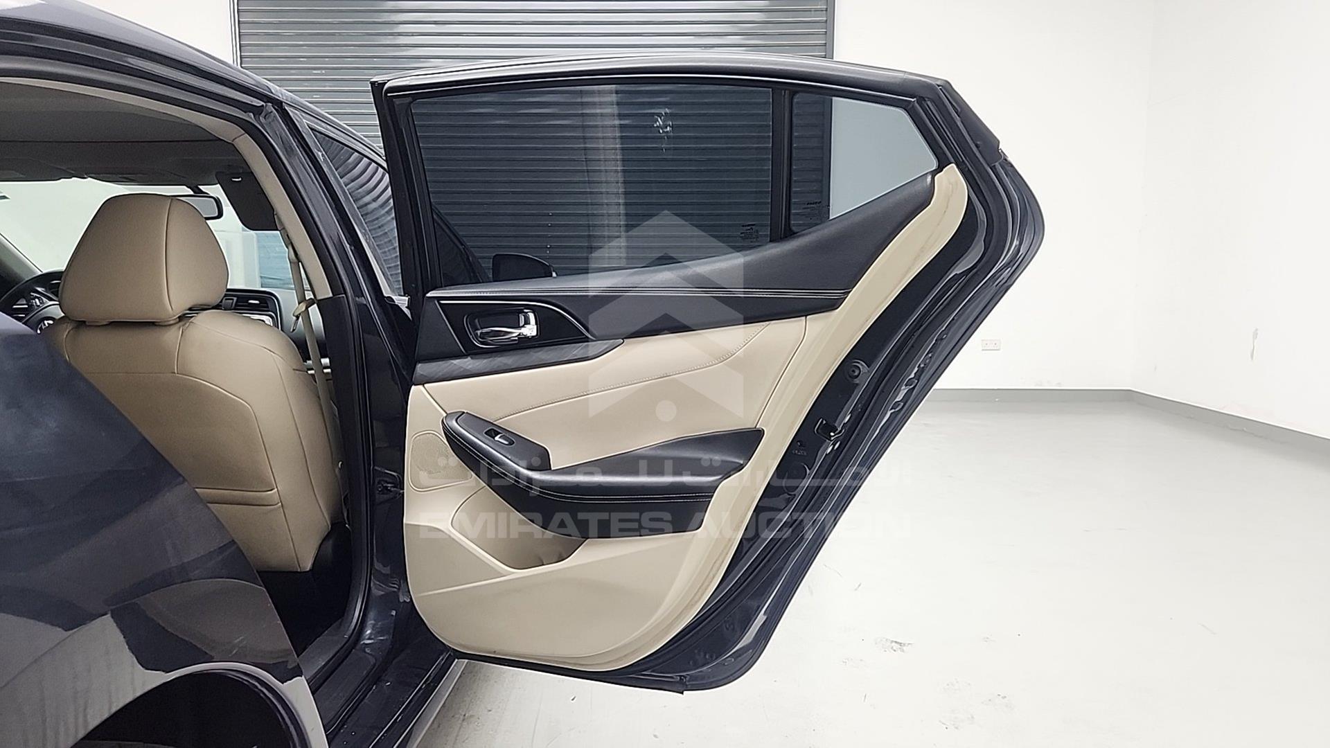 2018 NISSAN MAXIMA VIN: 1N4AA6AP2JC381064