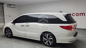 2019 Honda Odyssey — Rear Left Angle — Photo 6 — Thumbnail