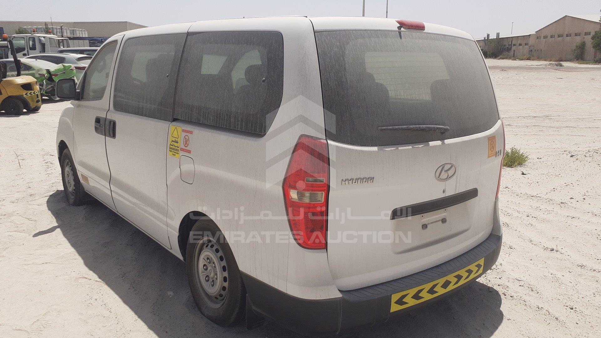 KMJWA37R0CU440854 - 2012 Hyundai H1 - #357798