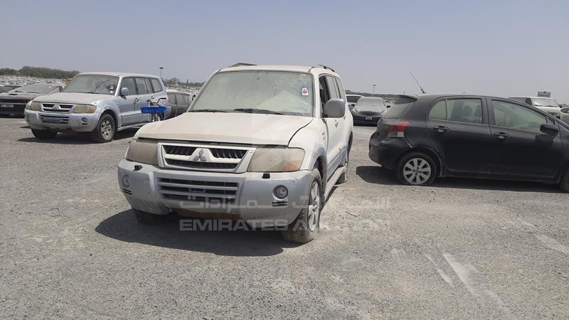 VIN: JMYLYV77W6J702677 Auction: EmiratesAuction Lot: 343986 JMYLYV77W6J702677 Mitsubishi Pajero 2006 WHITE Photo 4