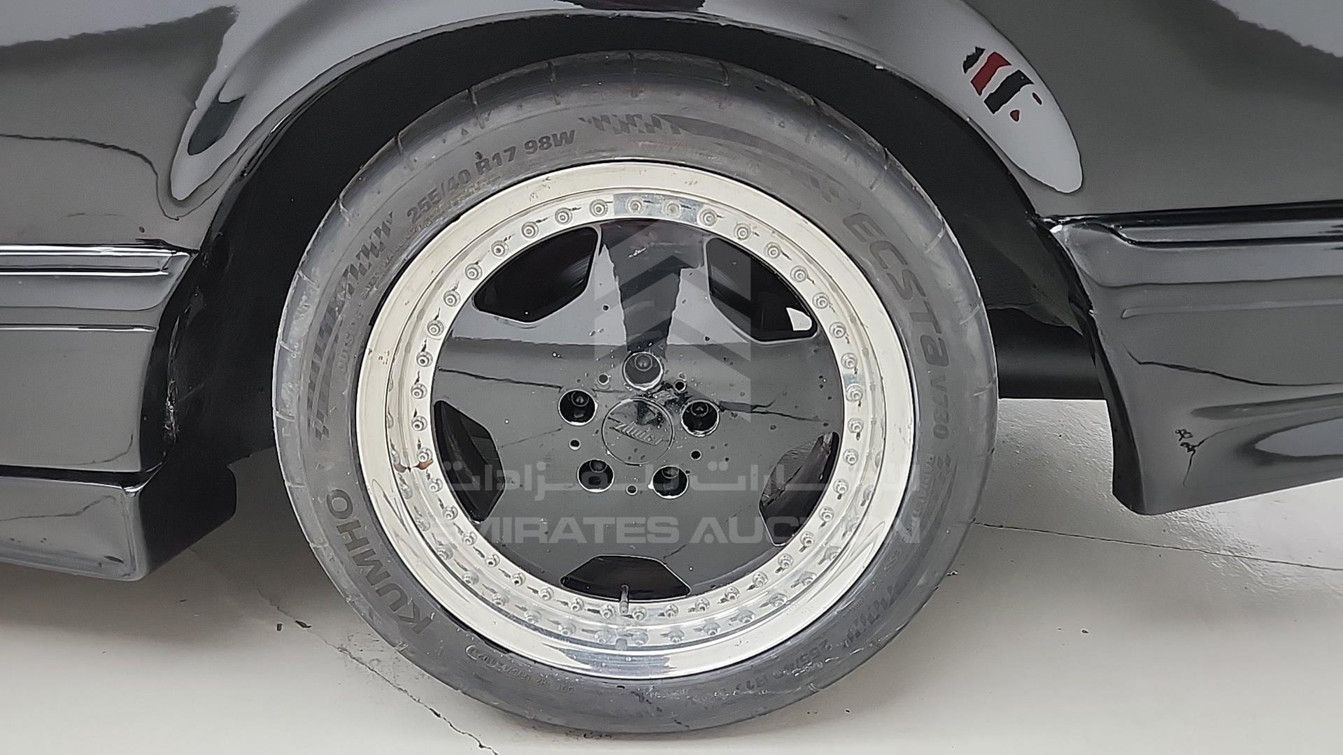 1989 MERCEDES 560 SEC VIN: WDBCA45E3KA487048