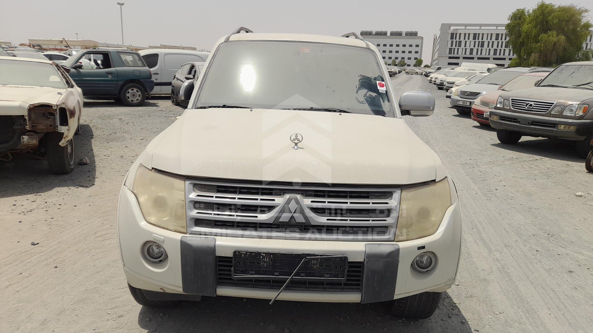 2010 MITSUBISHI PAJERO VIN: JMYLRV95WAJ711426