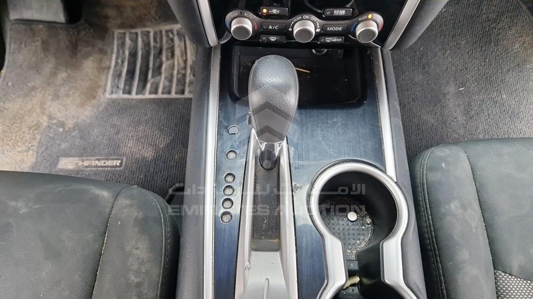 2017 Nissan Pathfinder — Gear View — Photo 21