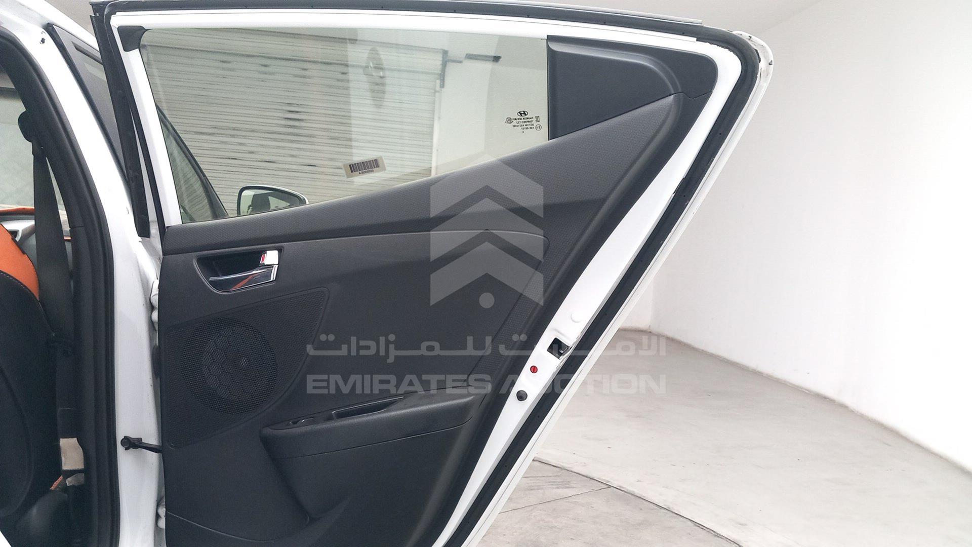 2017 HYUNDAI VELOSTER VIN: KMHTC6AD7HU310042