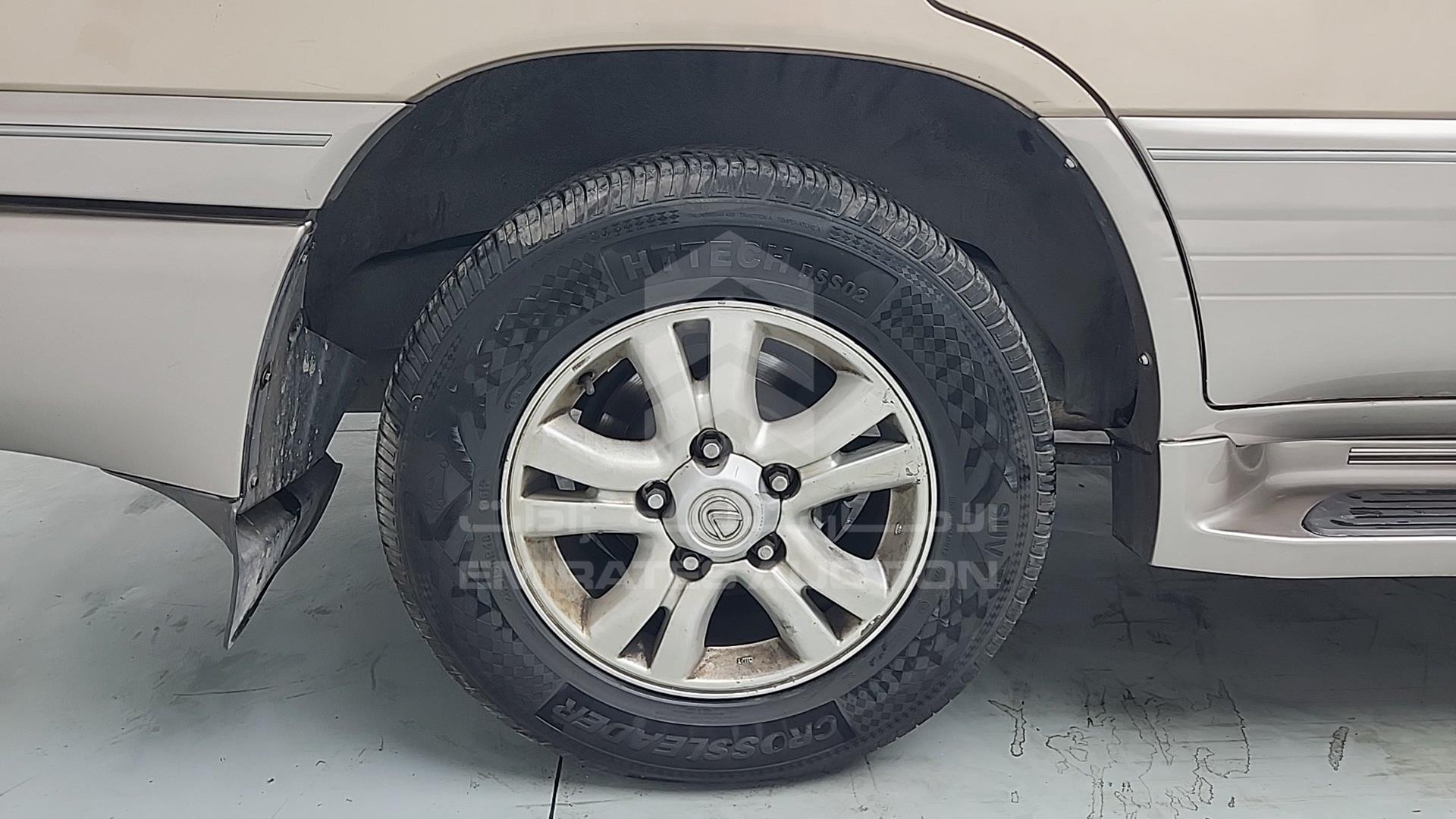 2001 LEXUS LX 470 VIN: JTJHT00W513503311