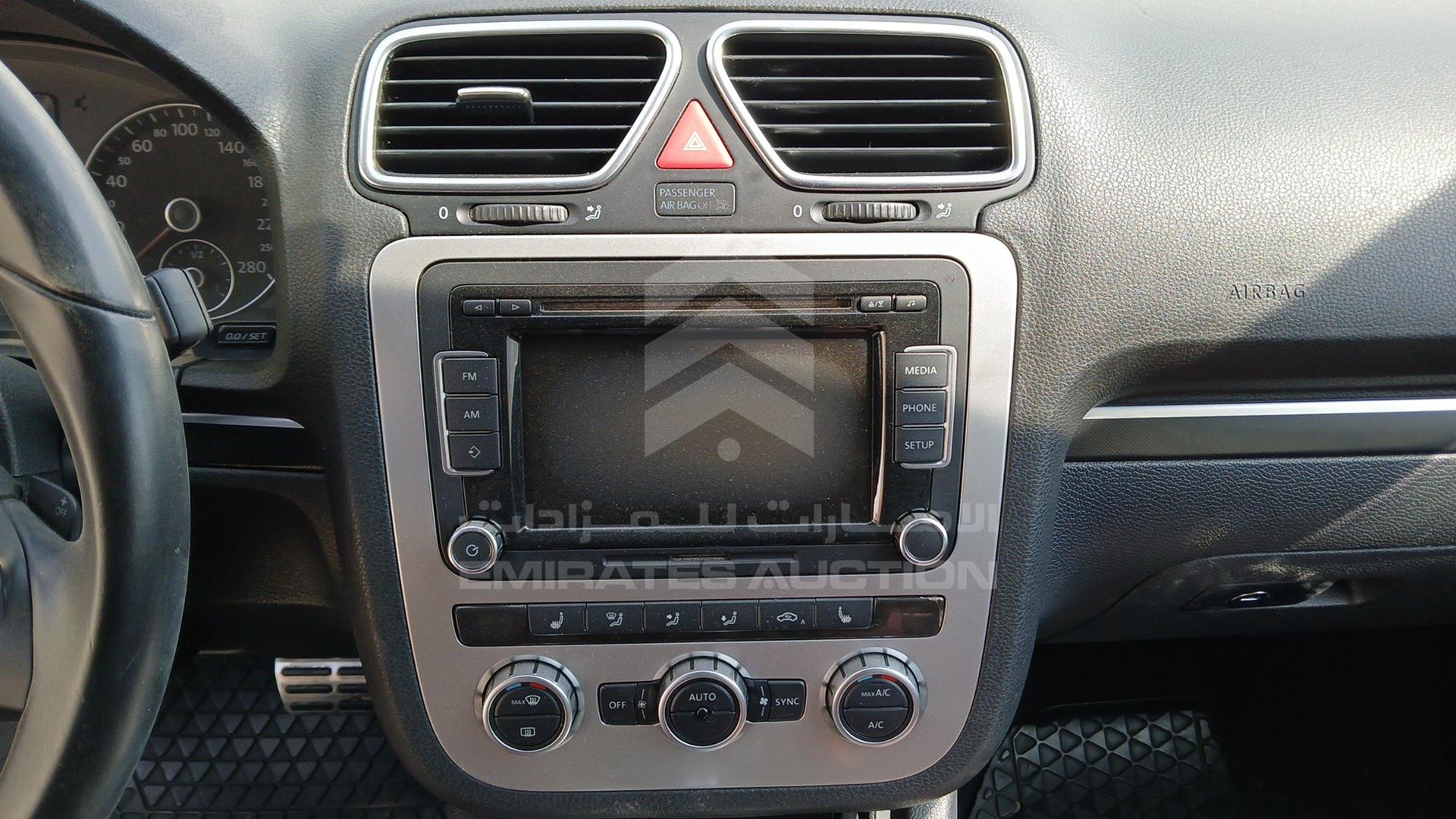 2013 VOLKSWAGEN EOS VIN: WVWAM2AH2DV002429
