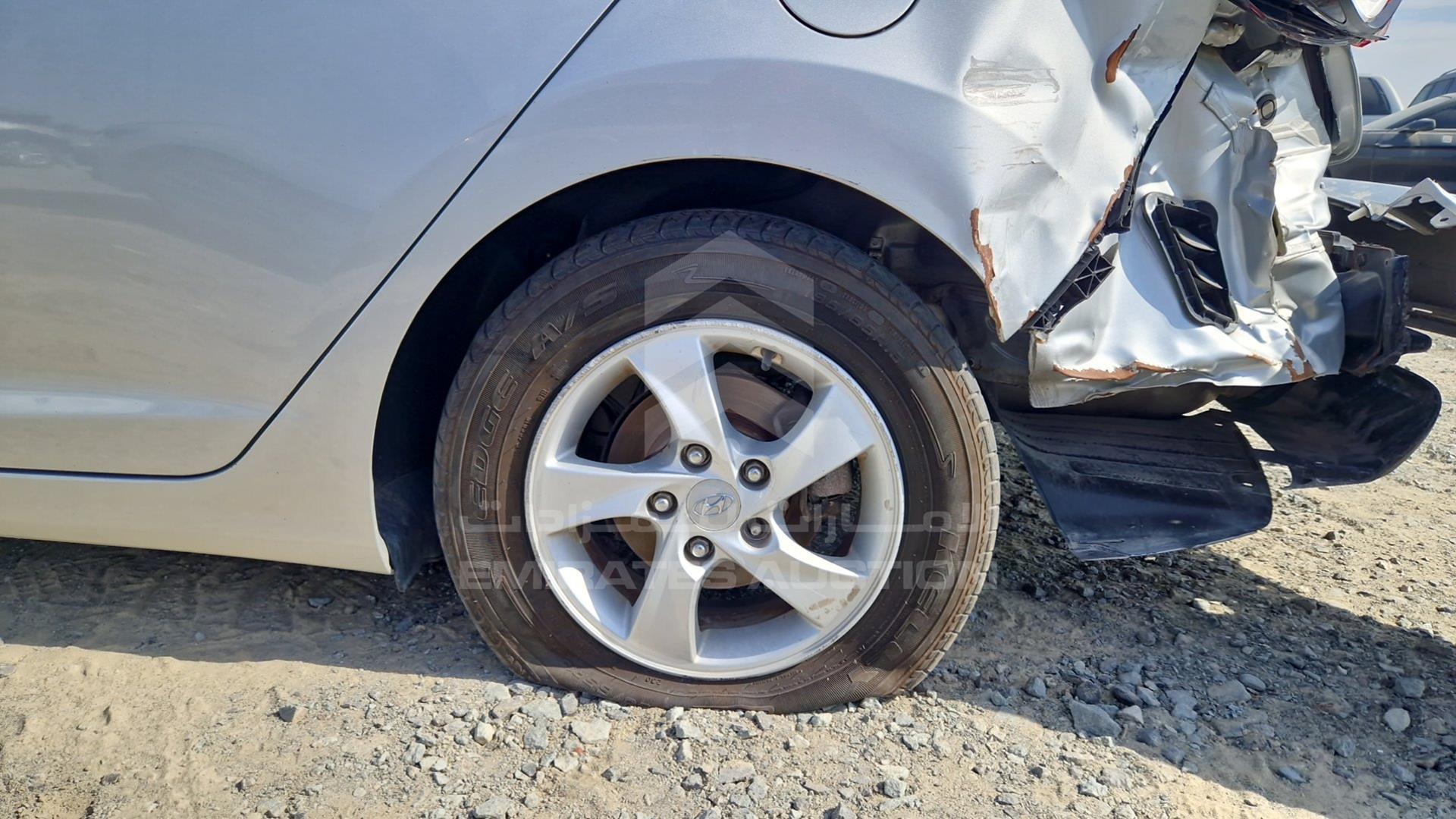 2015 HYUNDAI ELANTRA VIN: 5NPDH4AE5FH623413