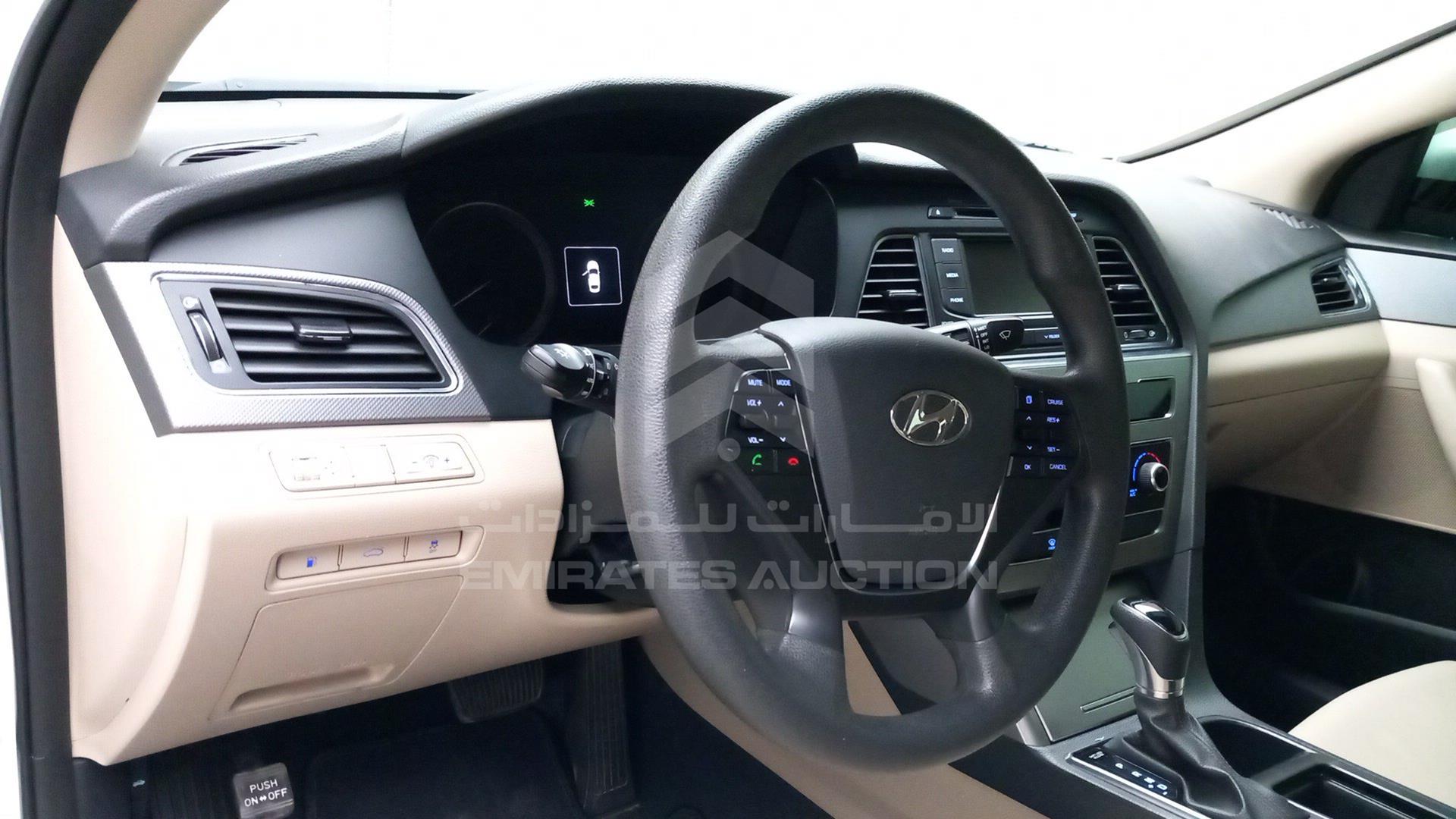 2017 HYUNDAI SONATA VIN: KMHE241G1HA289135