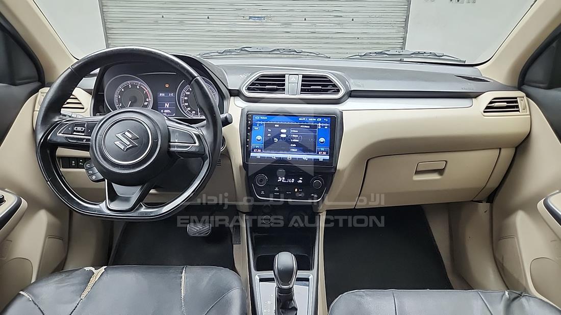 سوزوكي Dzire 2022 — زاوية الواجهة الكاملة — صورة 15