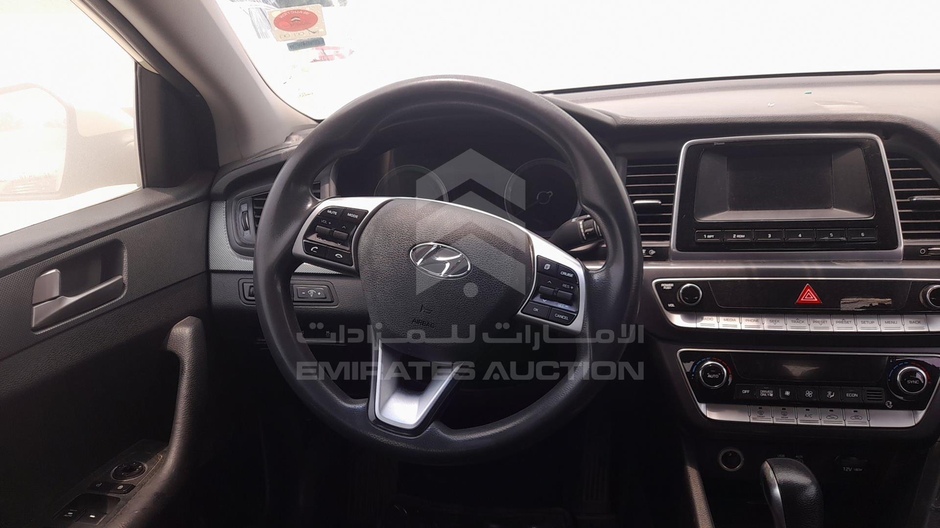2018 HYUNDAI SONATA VIN: KMHE24139JA082043