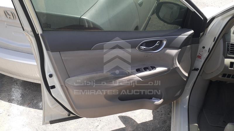MNTBB7A93H6052104 Auction: EmiratesAuction Lot: 412008 MNTBB7A93H6052104 Nissan Sentra 2017 WHITE Photo 11