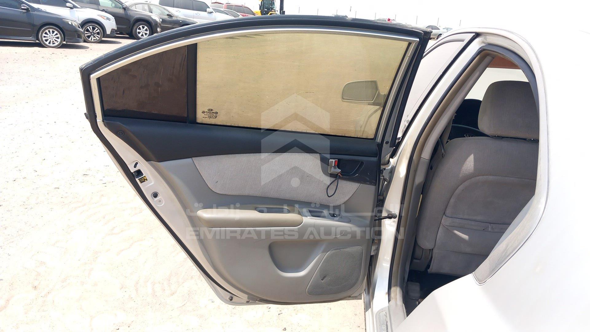 2007 KIA OPTIMA VIN: KNAGE222875109746