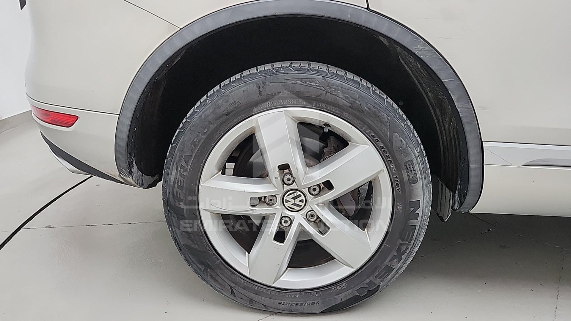 2012 VOLKSWAGEN TOUAREG VIN: WVGBC27P0CD000121