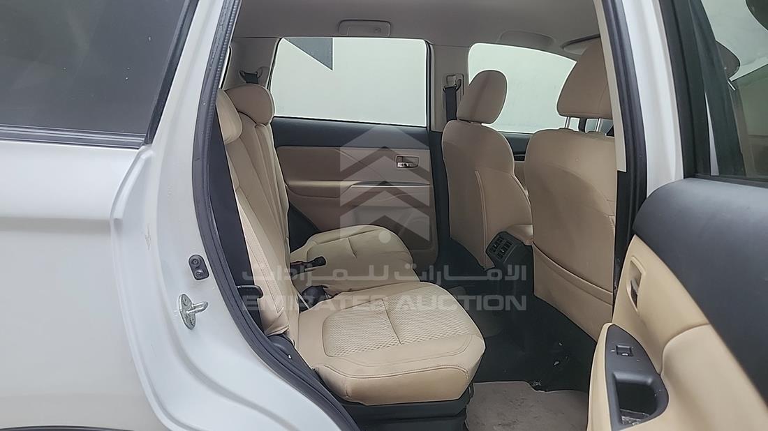 2021 Mitsubishi Outlander — Rear Right Passenger View — Photo 22