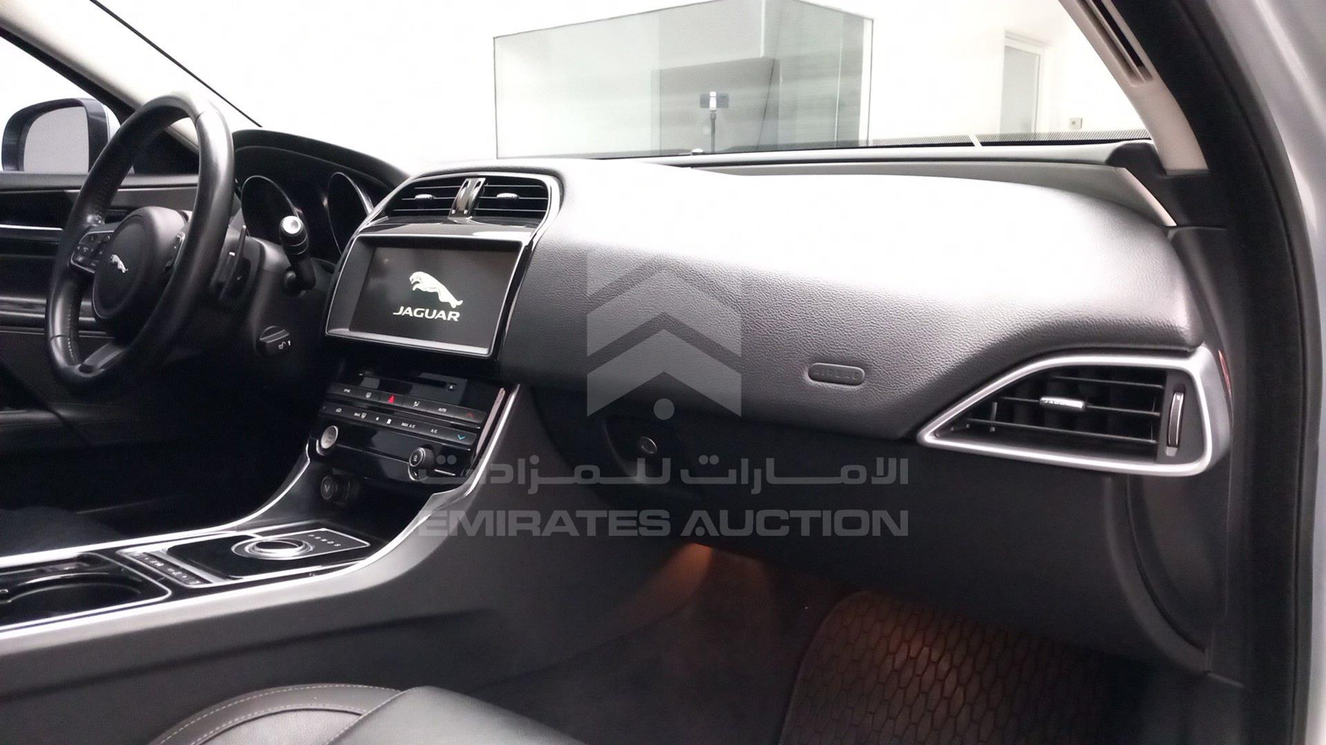 2017 JAGUAR XE VIN: SAJAB4BG6HA972158