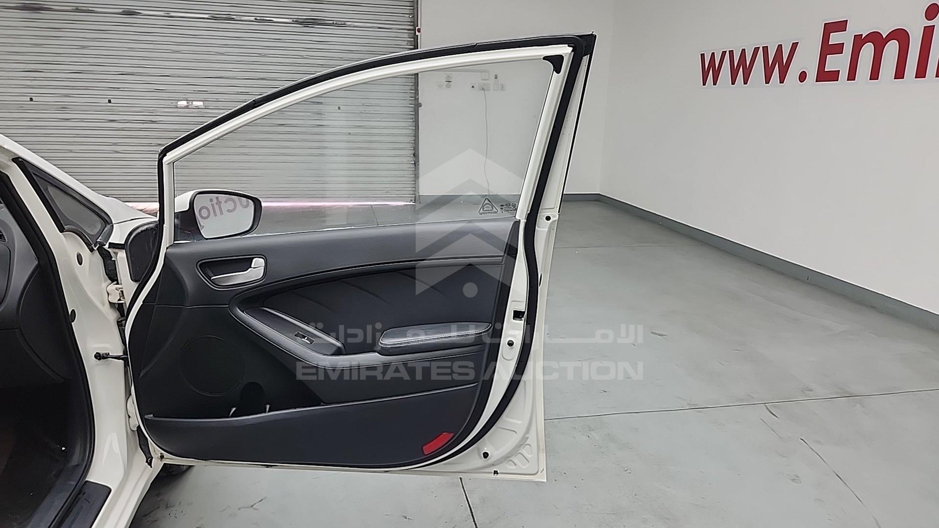 2016 KIA CERATO VIN: KNAFK4112G5483178