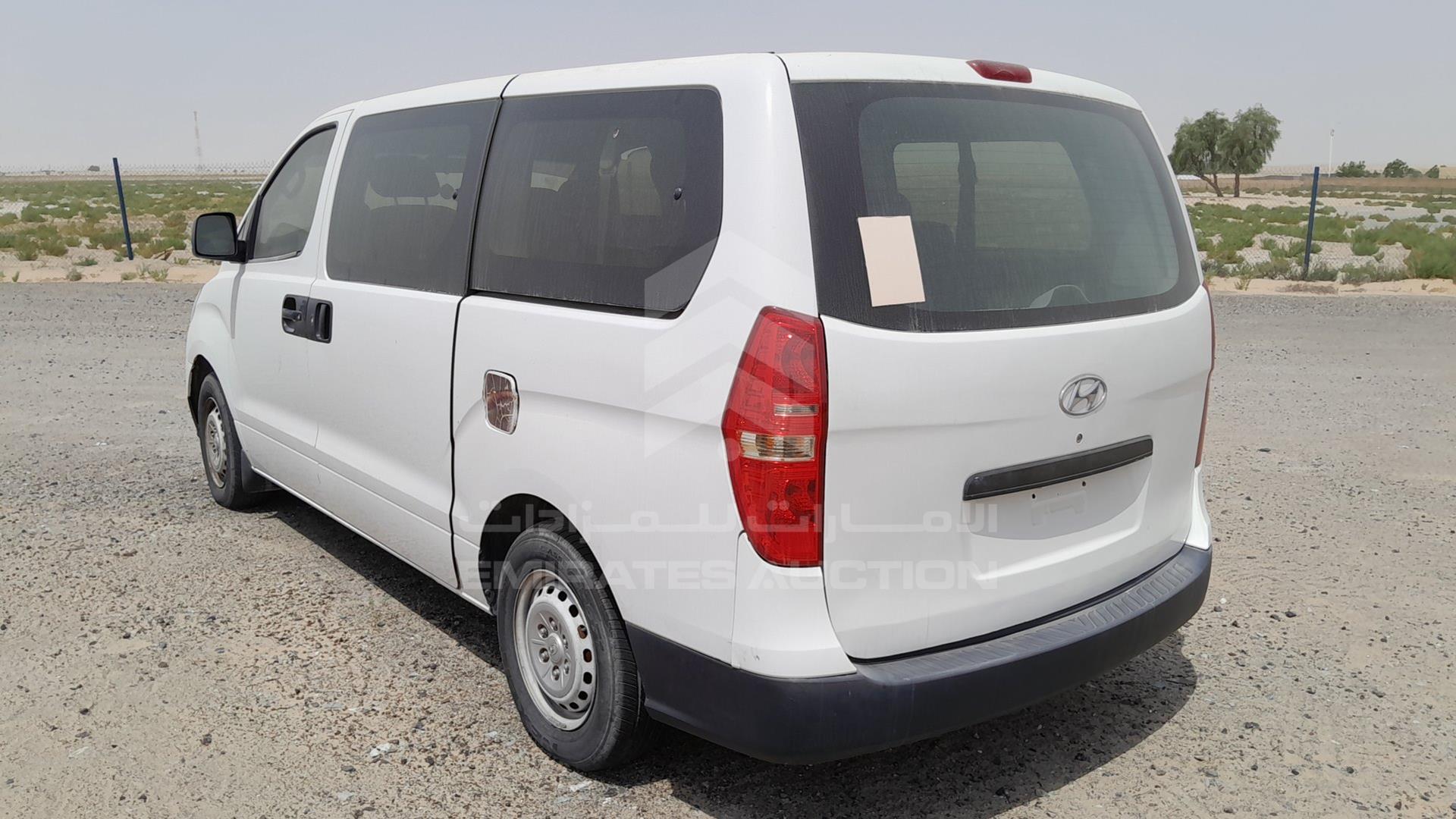 2016 HYUNDAI H1 VIN: KMHWG81R7GU755954