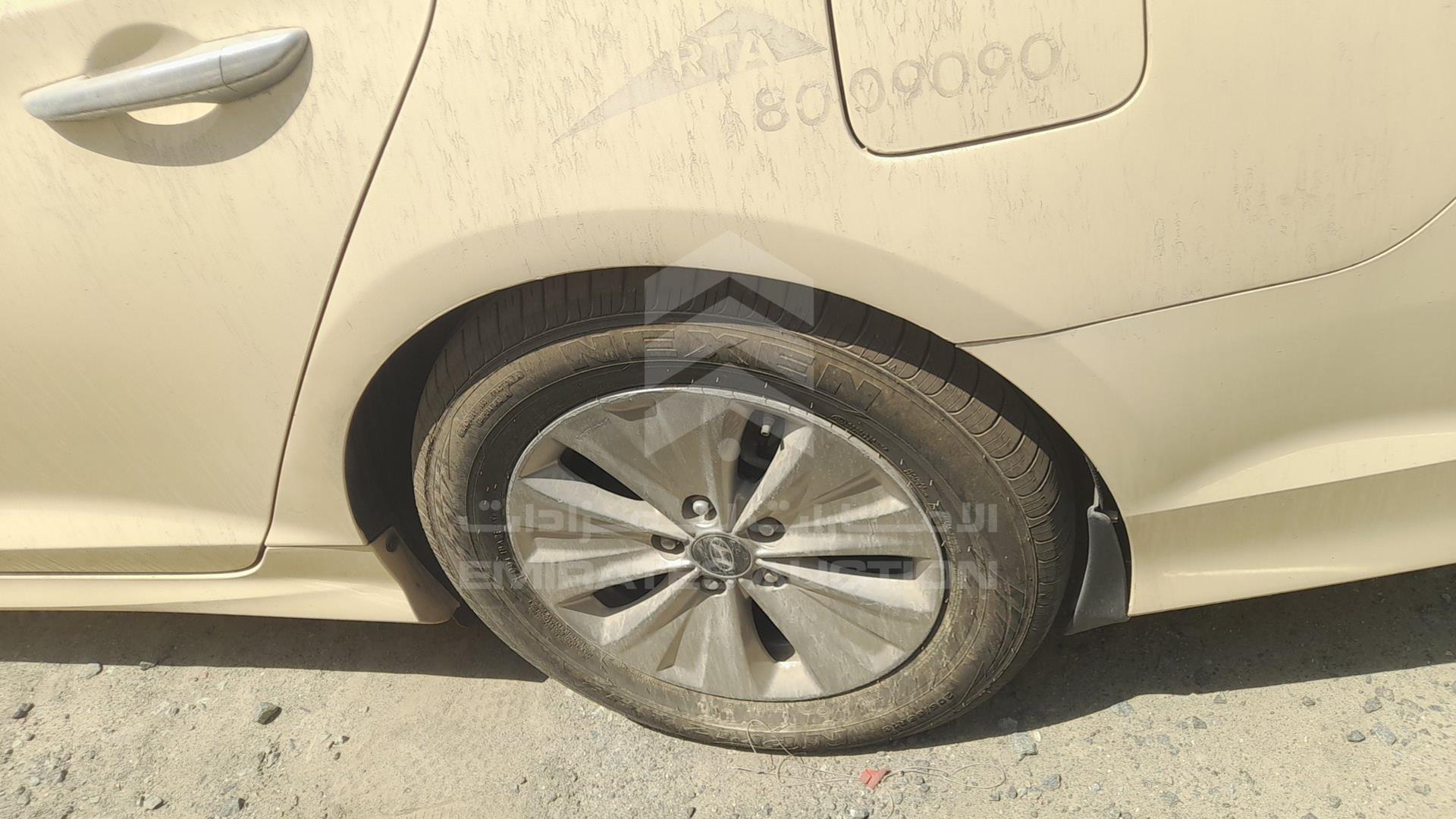 2018 HYUNDAI SONATA VIN: KMHE24136JA082047