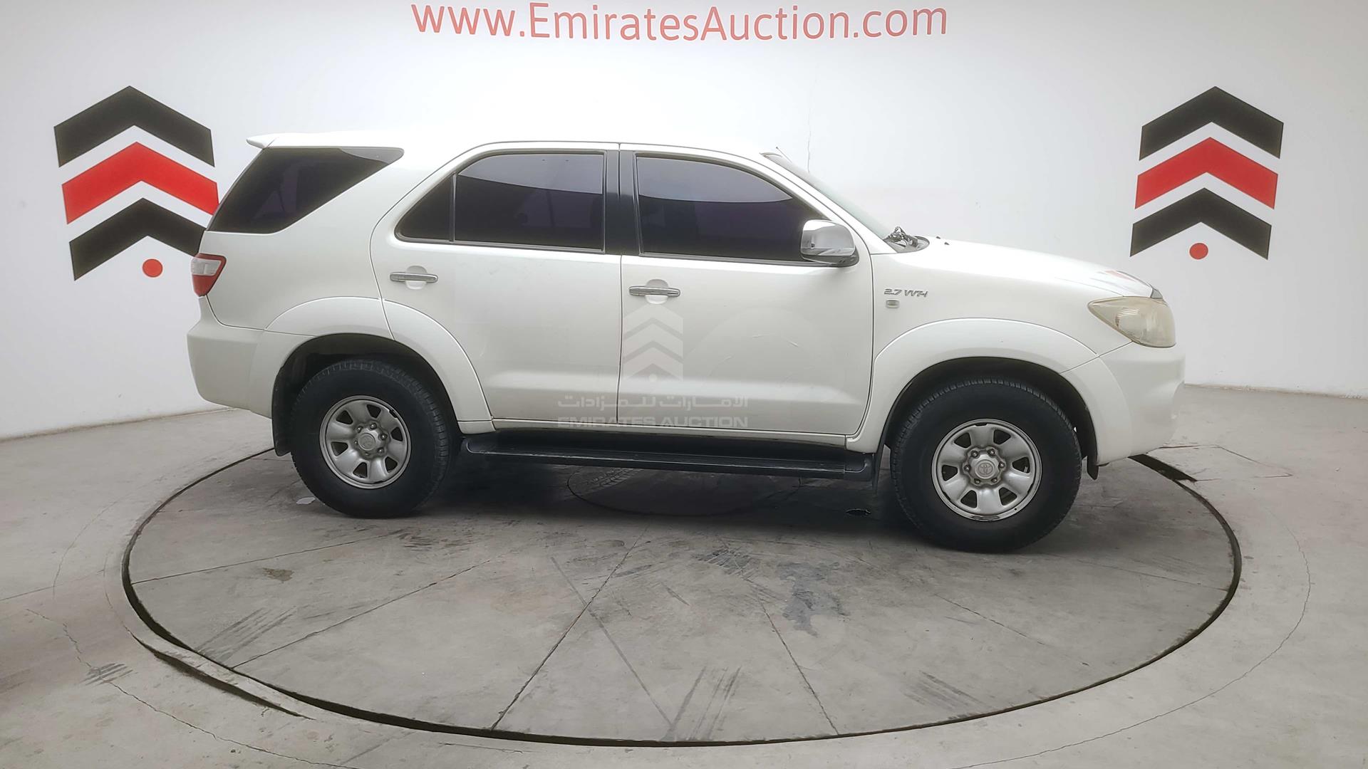 2011 TOYOTA FORTUNER VIN: MHFYX59G2B8018701