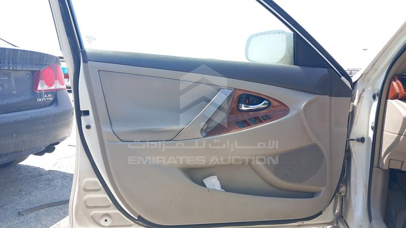 6T1BE42K8BX744228 Auction: EmiratesAuction Lot: 408520 6T1BE42K8BX744228 Toyota Camry 2011 WHITE Photo 12