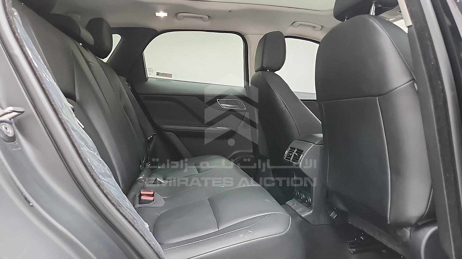 2018 JAGUAR F-PACE VIN: SADCJ2FX7JA251768