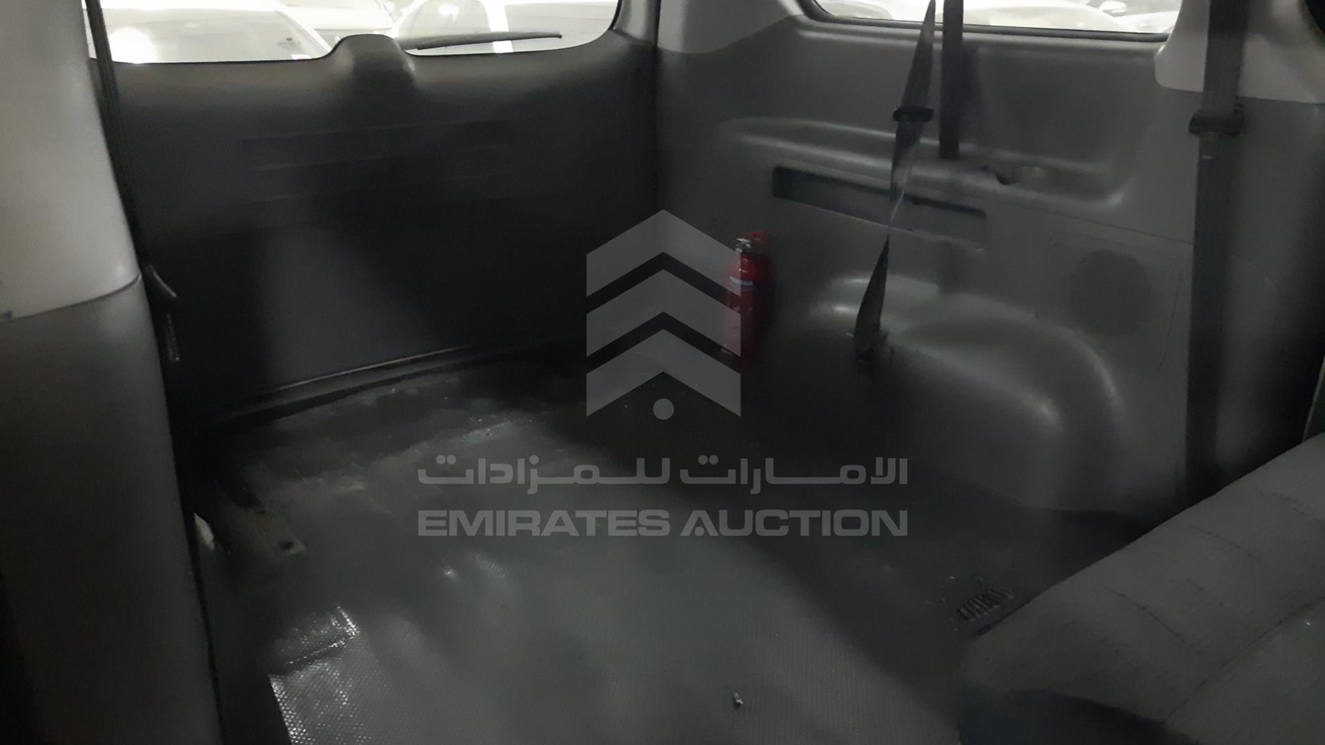 2018 HYUNDAI H1 VIN: KMHWG81RXJU967562