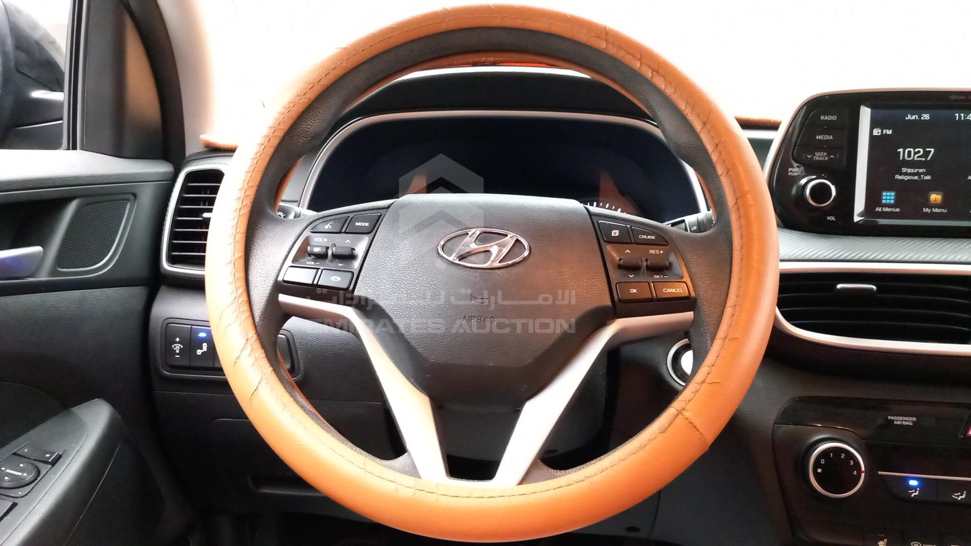 2020 HYUNDAI TUCSON VIN: KM8J33A42LU167175