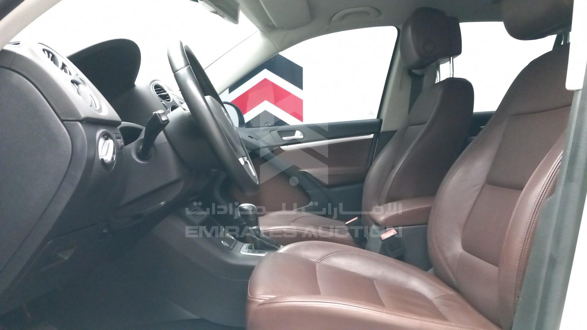 2016 VOLKSWAGEN TIGUAN VIN: WVGDE2AX1GW544858