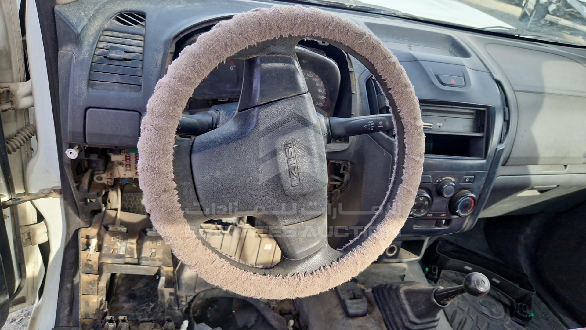 2015 ISUZU D-MAX VIN: MPAEL34C1FT003913