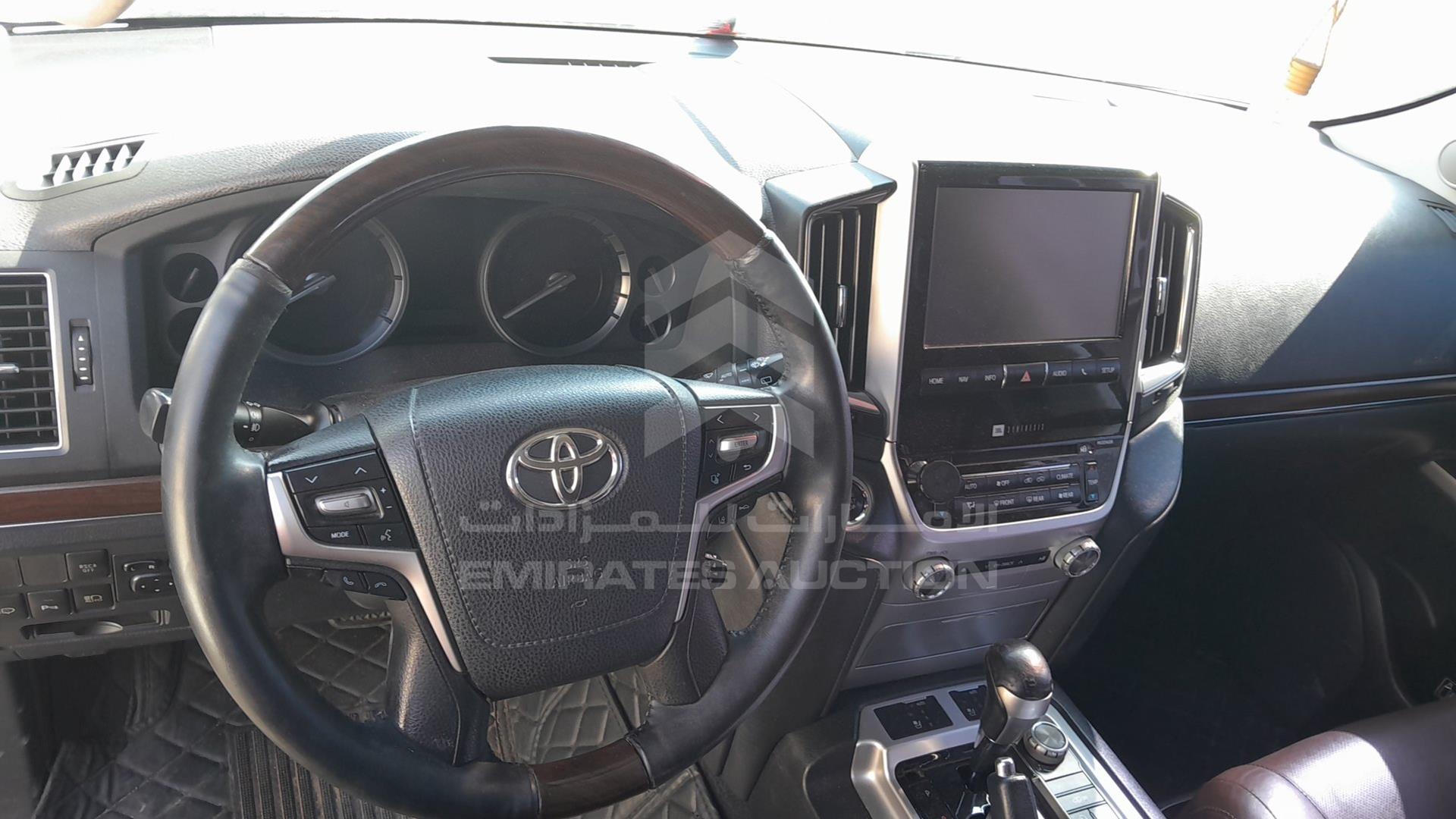 2017 TOYOTA LAND CRUISER VIN: JTMHY05J0H4057056