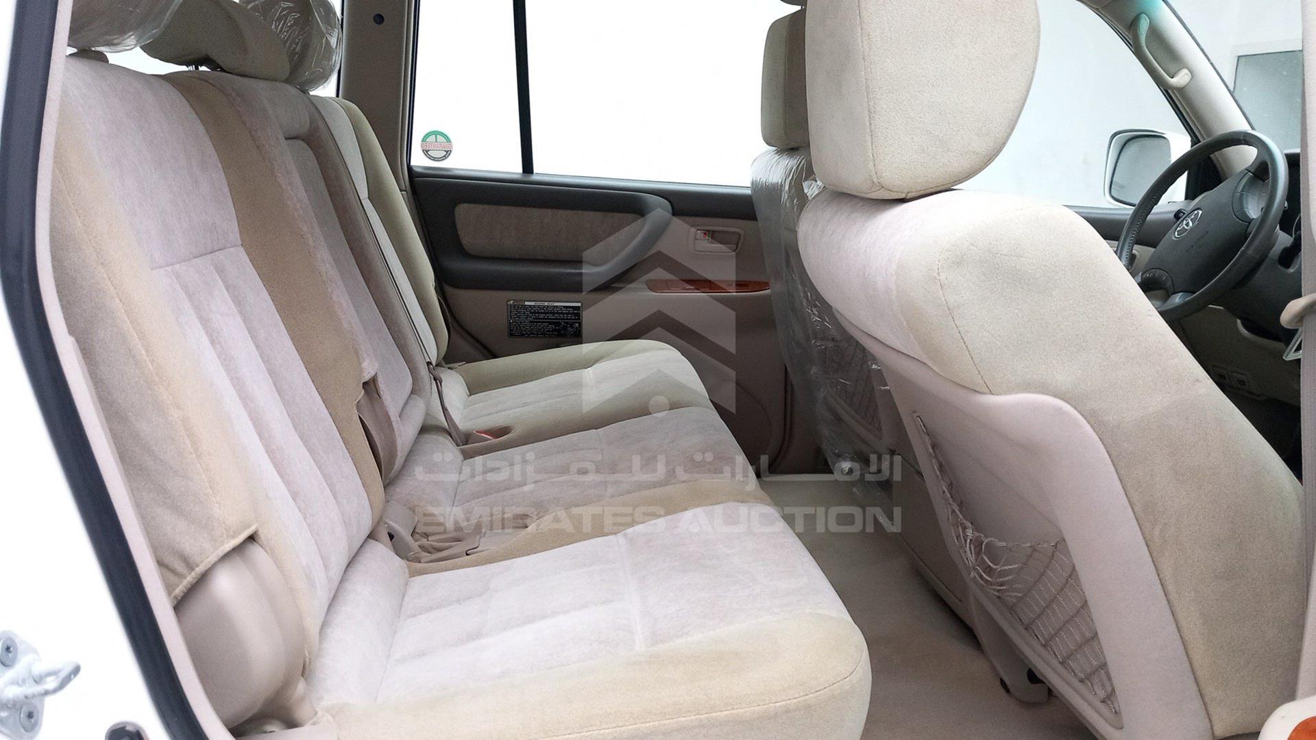 2004 TOYOTA LAND CRUISER VIN: JTEHT05J442060123