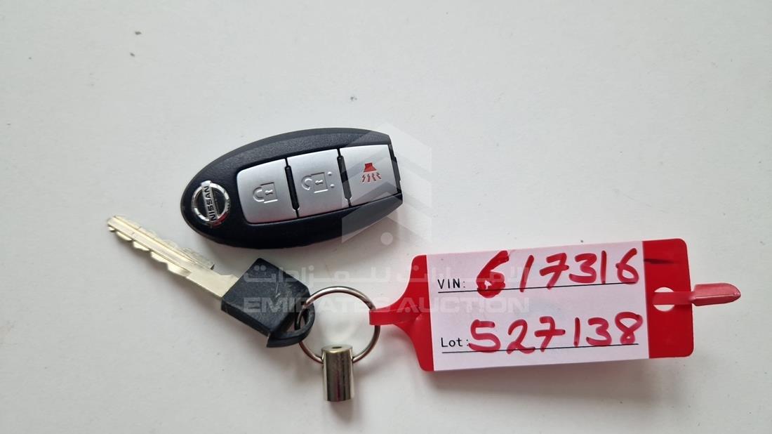 2017 Nissan Pathfinder — Keys — Photo 7